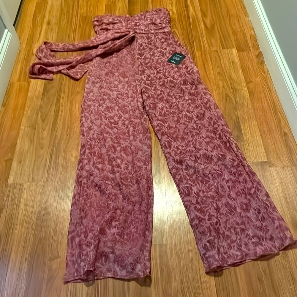 Lulu’s jumpsuit size medium